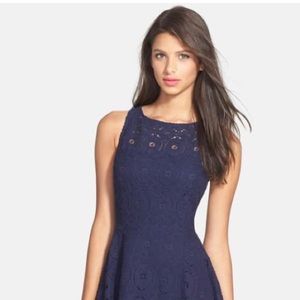 Gorgeous size 2 navy blue dress.